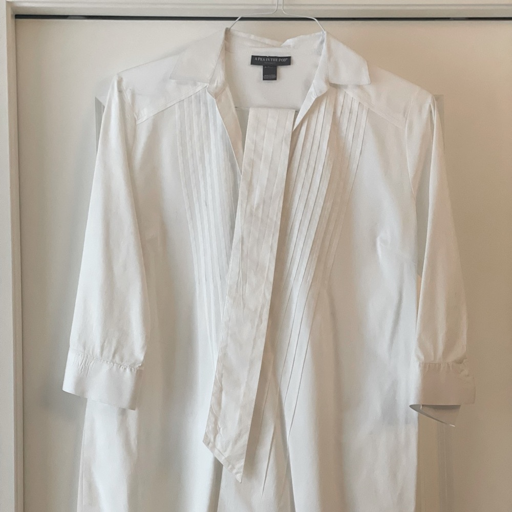 Pea in a Pod size Small maternity blouse